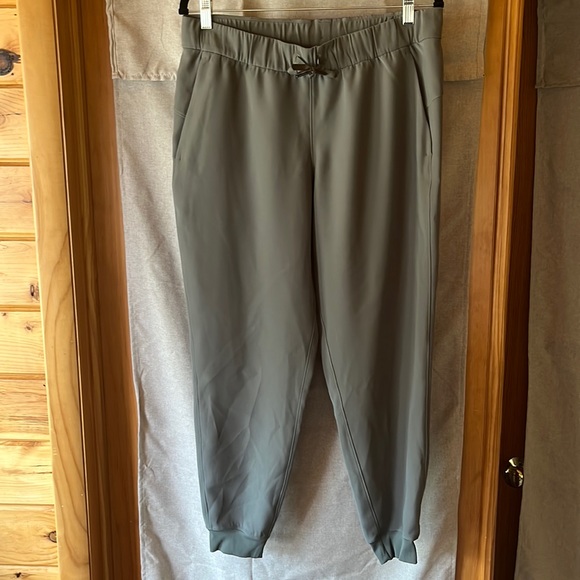 Lulu lemon size 10 Olive joggers - Picture 1 of 4